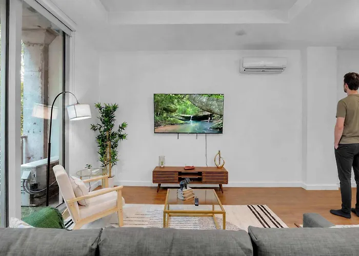 Apartment Minimalist Luxe Chic 1br Gym