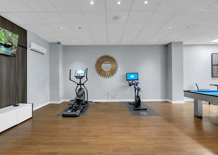 Apartment Minimalist Luxe Chic 1br Gym